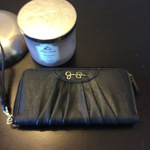 Jessica Simpson wristlet